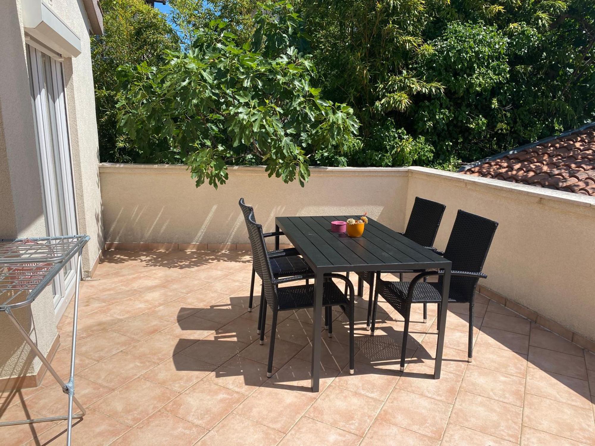 Apartments Tena With Private Parking Pula Bagian luar foto