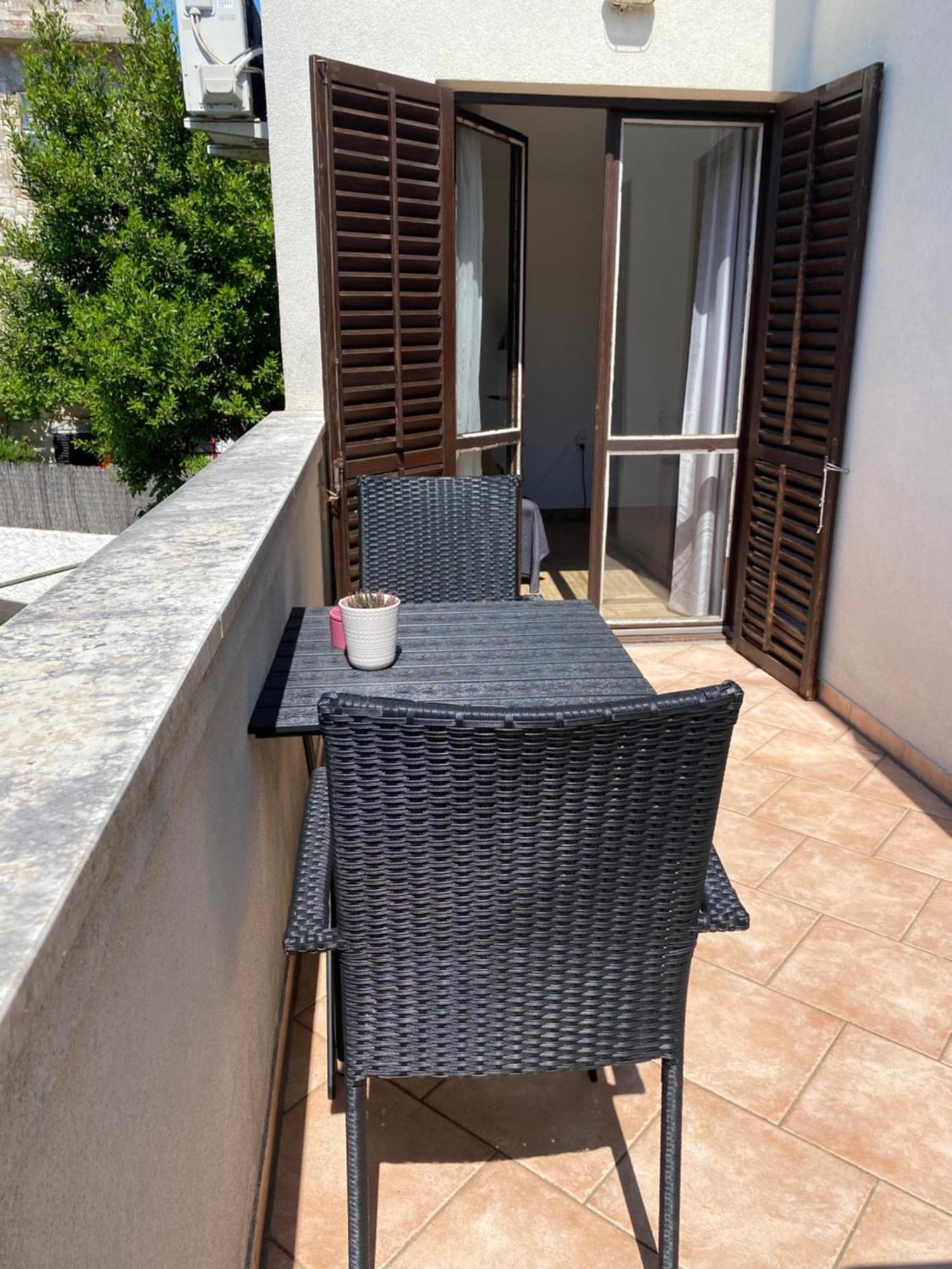 Apartments Tena With Private Parking Pula Bagian luar foto