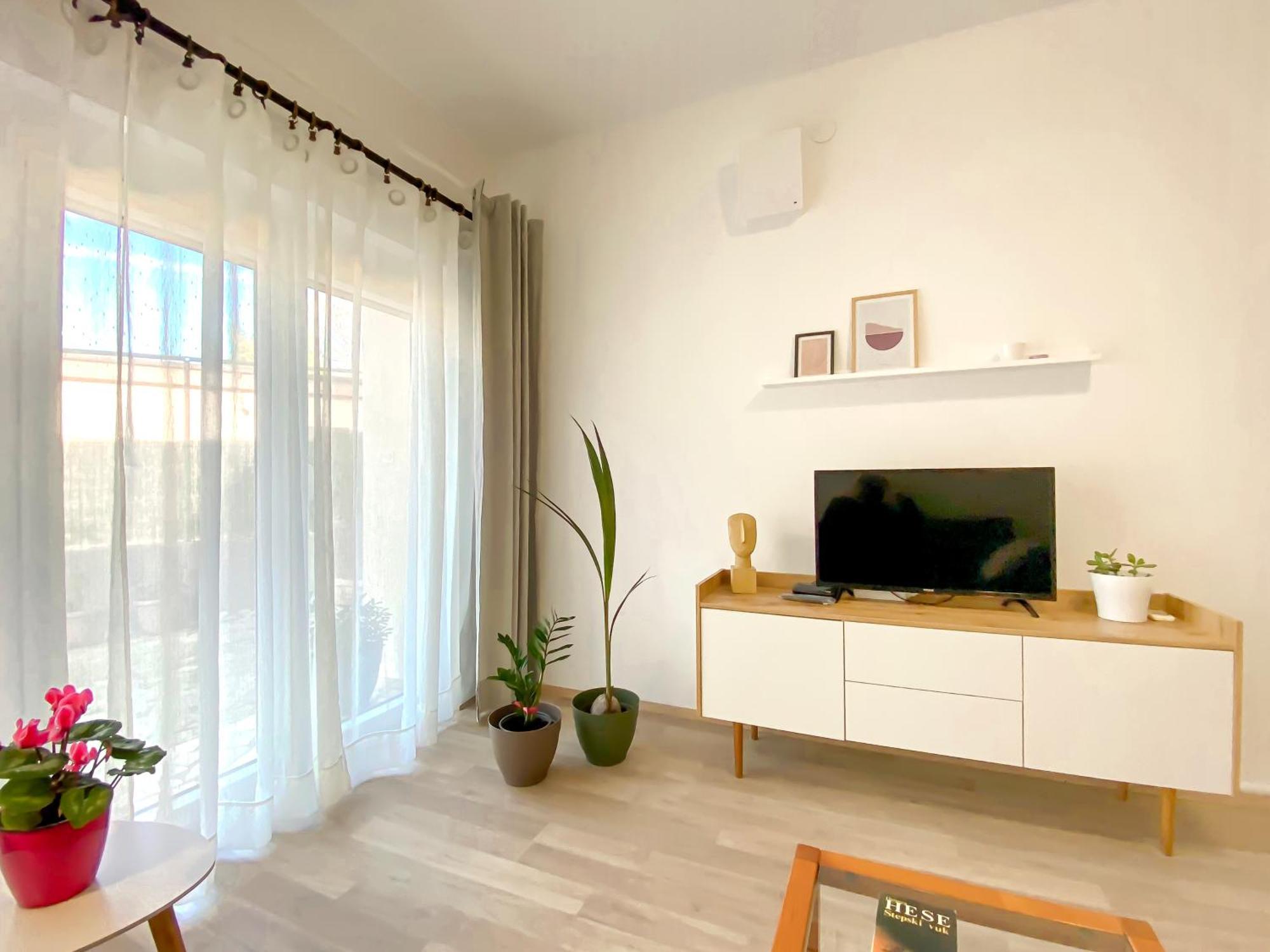 Apartments Tena With Private Parking Pula Bagian luar foto