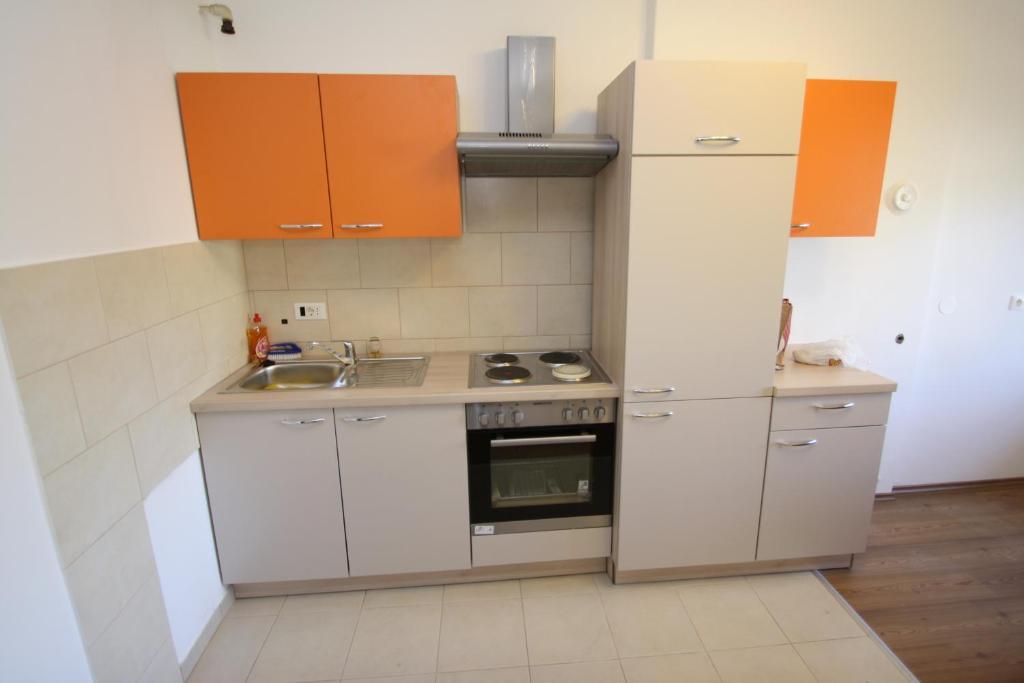 Apartments Tena With Private Parking Pula Ruang foto