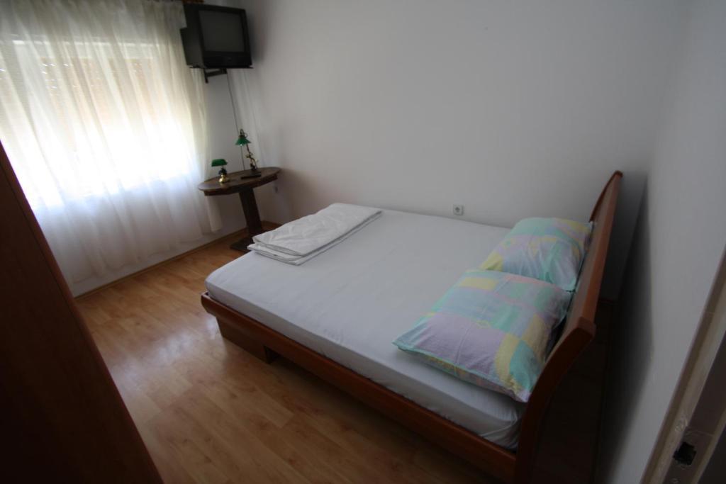 Apartments Tena With Private Parking Pula Ruang foto