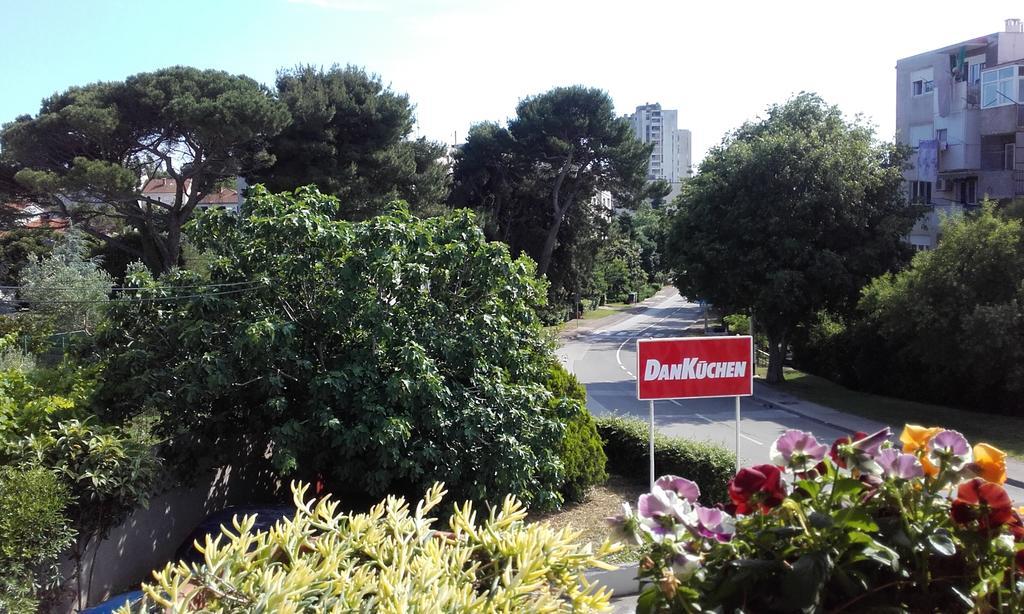 Apartments Tena With Private Parking Pula Bagian luar foto